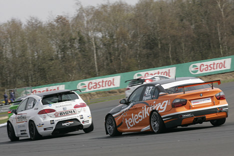 Jason Watt og Casper Elgaard skal indhente nogle af konkurrenterne foran dem ved næste afdeling af Danish Touringcar Championship.